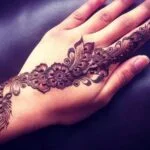 Black-Arabic-Mehendi-Designs-for-Hands