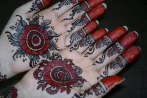 black-and-red-Simple-arabic-mahndi