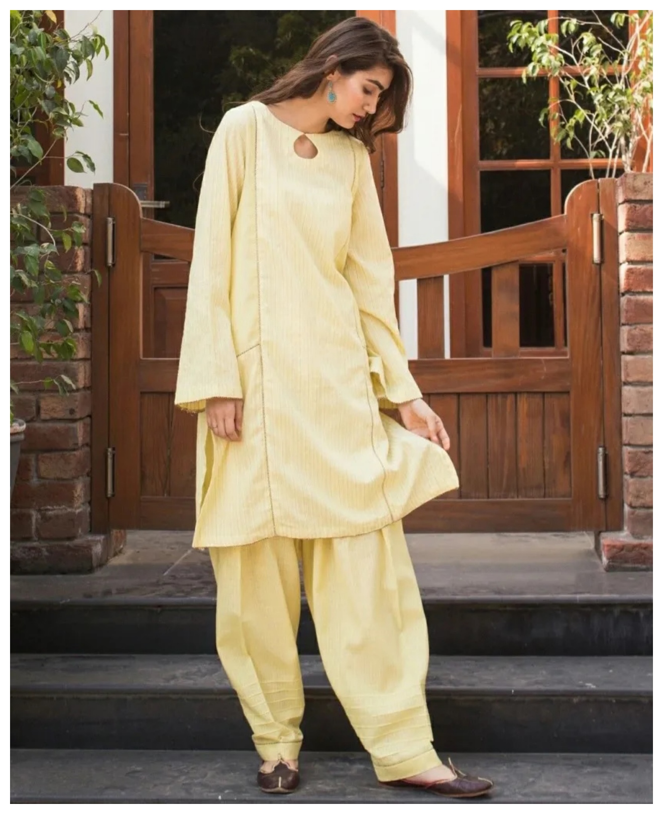 Get simple plan dress design Lahori style new ideas
