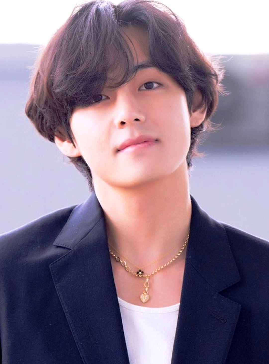 kim taehyung (v from bts) images hd