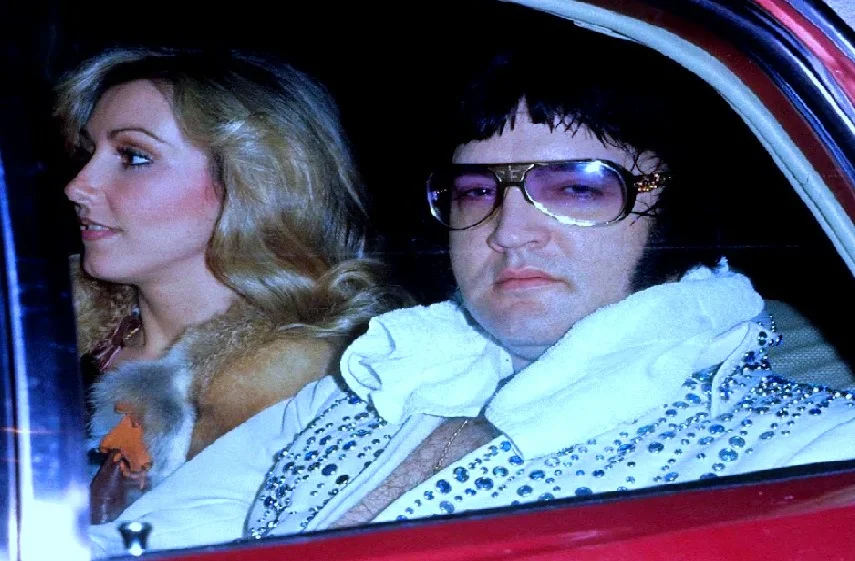 How much did Elvis weigh at his heaviest?